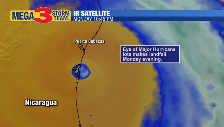 Eye of Iota crossing the Nicaragua coast Monday Evening